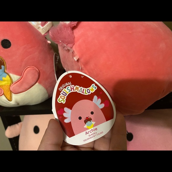 Archie the axolotl 8” valentines 2022 - Picture 3 of 3